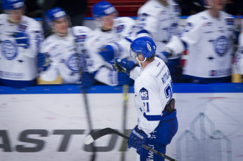 150115 Leksands Mattias Ritola jublar efter att ha gjort 1-2 under ishockeymatchen i SHL mellan
rebro och Leksand den 15 januari 2015 i
rebro. Foto: Johan Bernstrm / BILDBYRN / COP 119